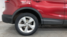 Nissan Qashqai 1.3 DiG-T Acenta Premium 5dr Petrol Hatchback